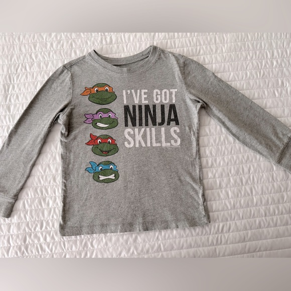 OLD NAVY| SIZE 5T | SET OF TWO GRAPHIC TEES| NINJA TURTLES| COORD SET - Picture 3 of 6